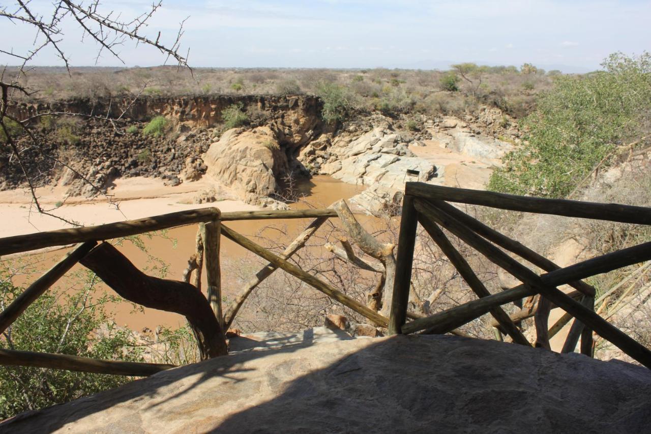 Lion'S Cave Camp, Samburu Villa Archers Post Luaran gambar