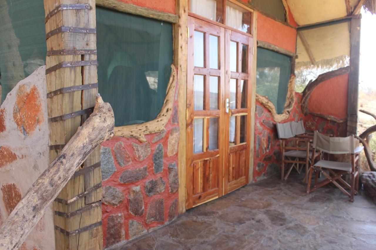 Lion'S Cave Camp, Samburu Villa Archers Post Luaran gambar