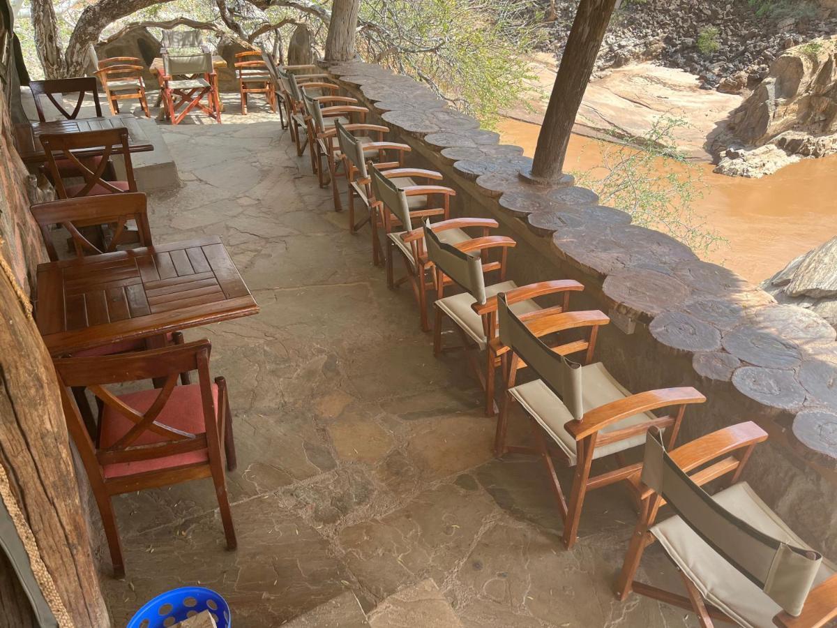 Lion'S Cave Camp, Samburu Villa Archers Post Luaran gambar