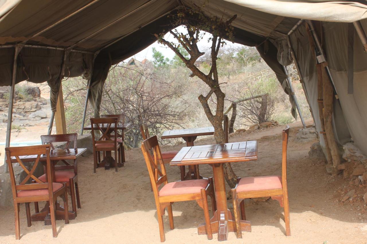 Lion'S Cave Camp, Samburu Villa Archers Post Luaran gambar