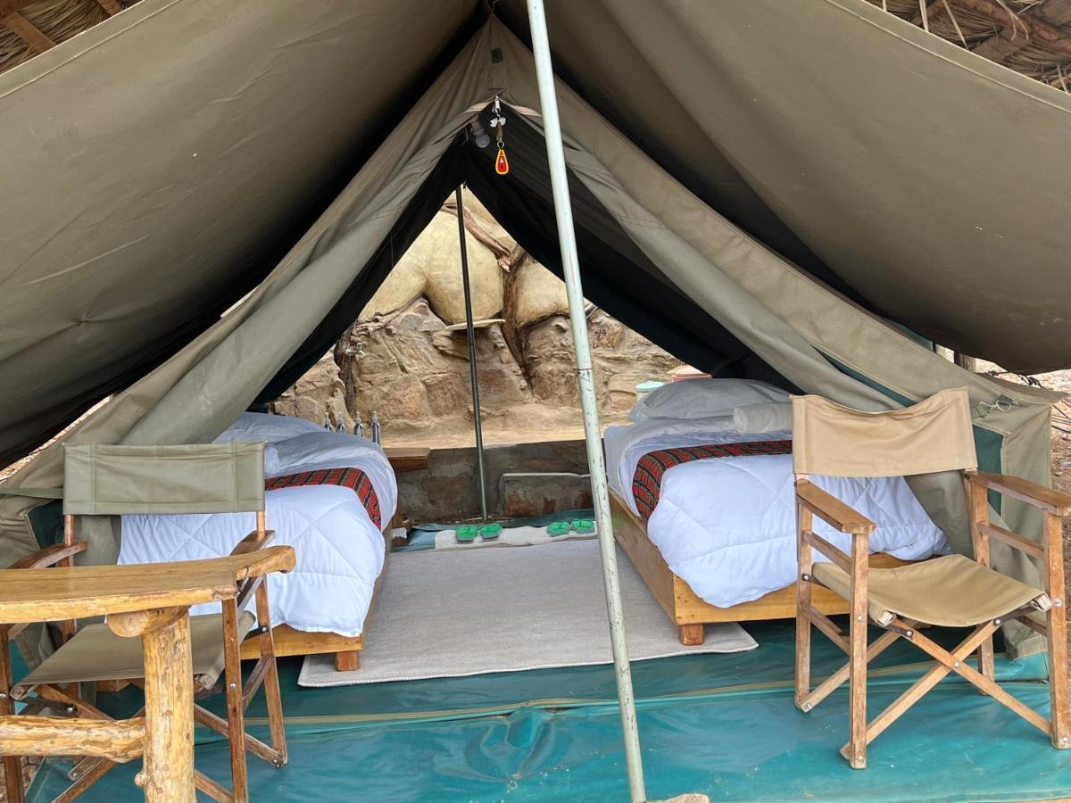 Lion'S Cave Camp, Samburu Villa Archers Post Luaran gambar
