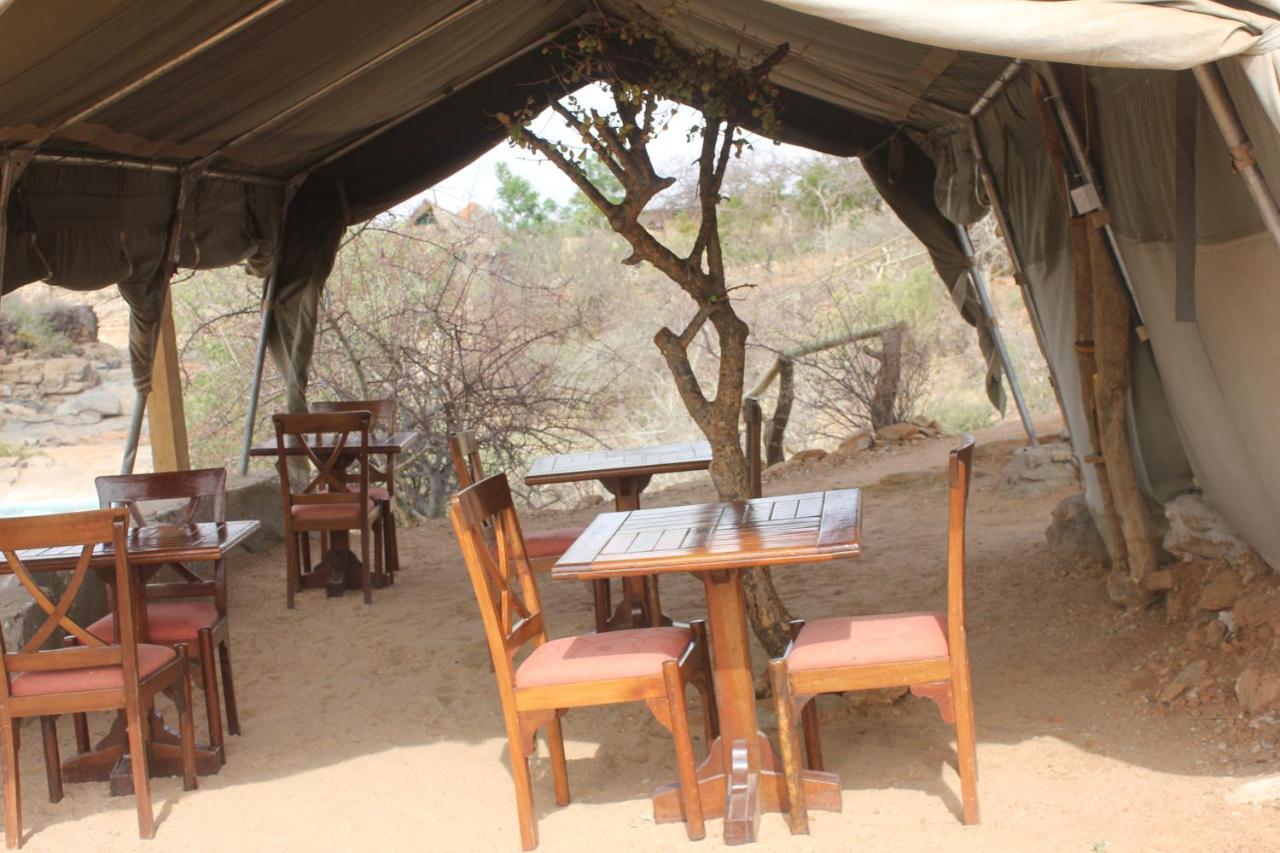 Lion'S Cave Camp, Samburu Villa Archers Post Luaran gambar