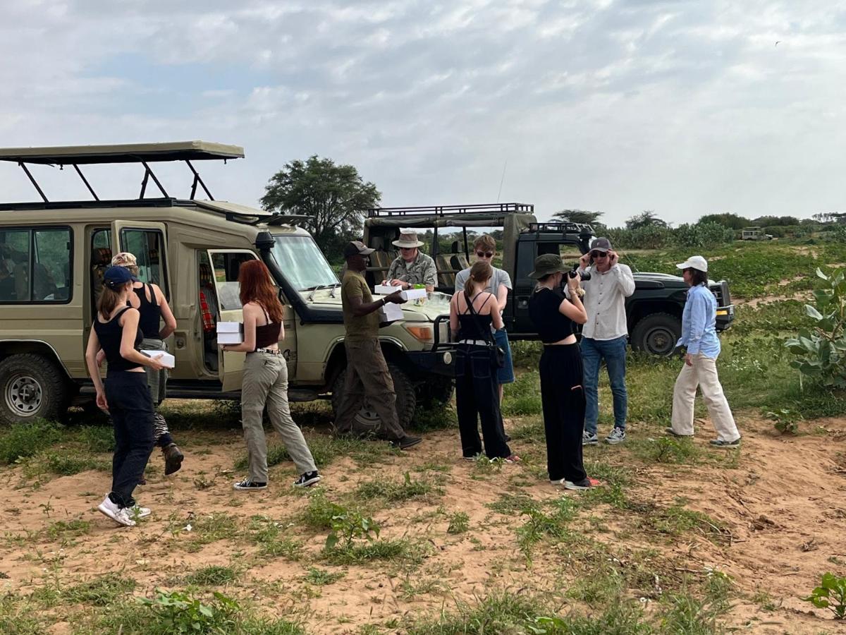 Lion'S Cave Camp, Samburu Villa Archers Post Luaran gambar