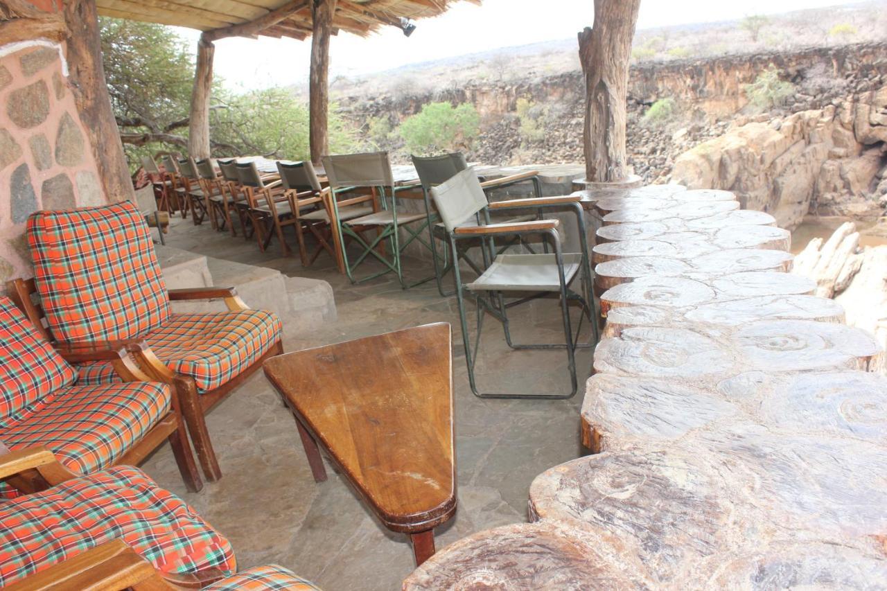 Lion'S Cave Camp, Samburu Villa Archers Post Luaran gambar
