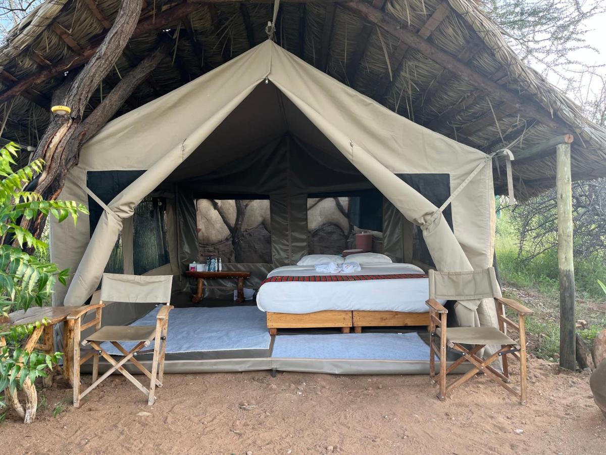 Lion'S Cave Camp, Samburu Villa Archers Post Luaran gambar